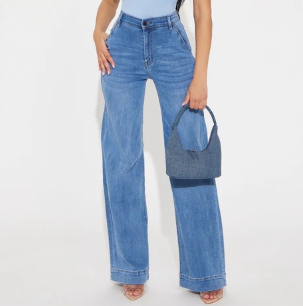 Pre-Loved Fashion Nova Light Blue High Rise Wide Leg Trouser Jeans